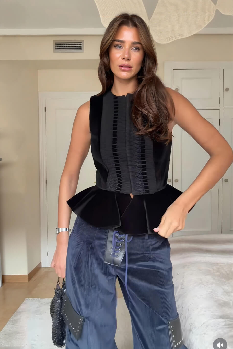 Retro Fashion Ruffled Sleeveless Vest