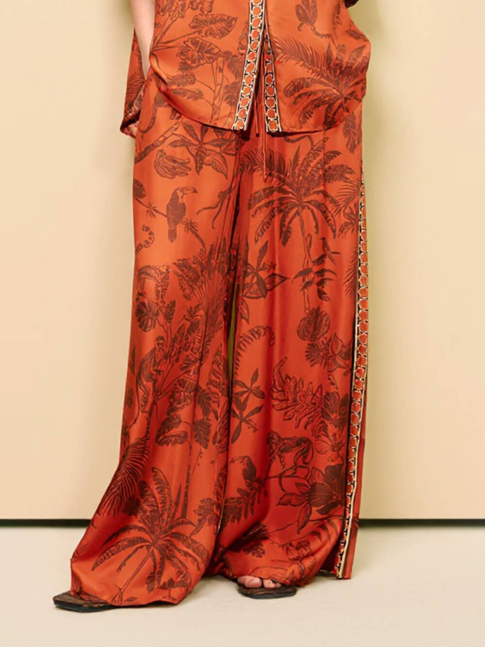 Unique Animal Print Satin Elastic Waist Side Seam Pocket Wide-Leg Pants