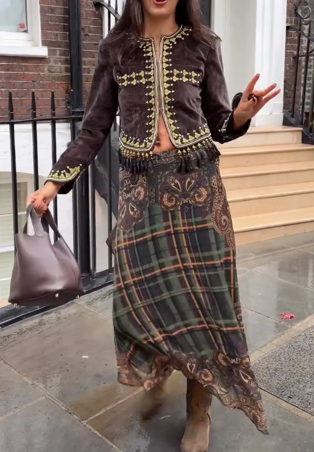 Vintage Embroidered Velvet Jacket and Printed Midi Skirt Two Piece Set [erp-image:3b4d924592775c61fe4d6eb8]