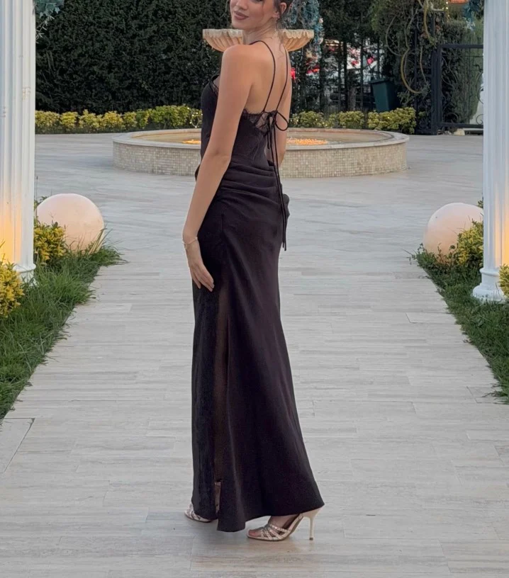 Women's Black Halter Lace Trim Ruched Evening Maxi Dress with Slit [erp-image:bb5763751279968a770ed1da]