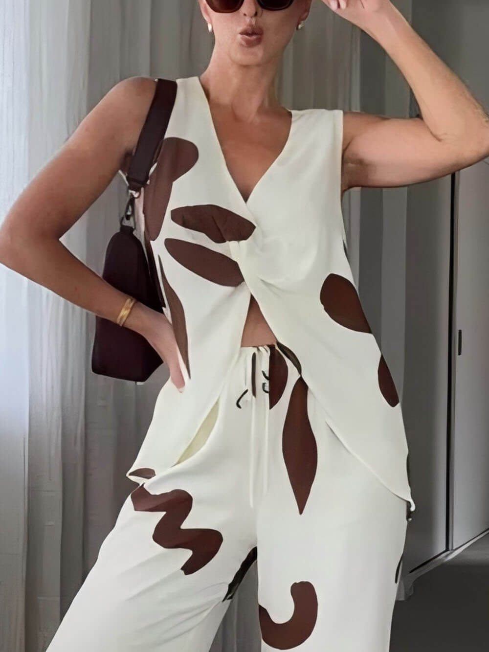 Elegant Unique Print Twist Detail Chest Slit Top