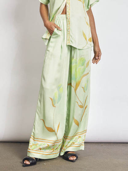 Chic Soft Drape Unique Tulip Print Short Sleeve Shirt