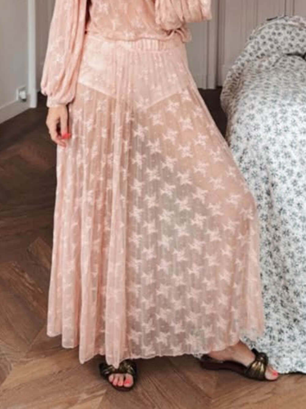 Elegant Mesh Pleated Lace High-Neck Blouse