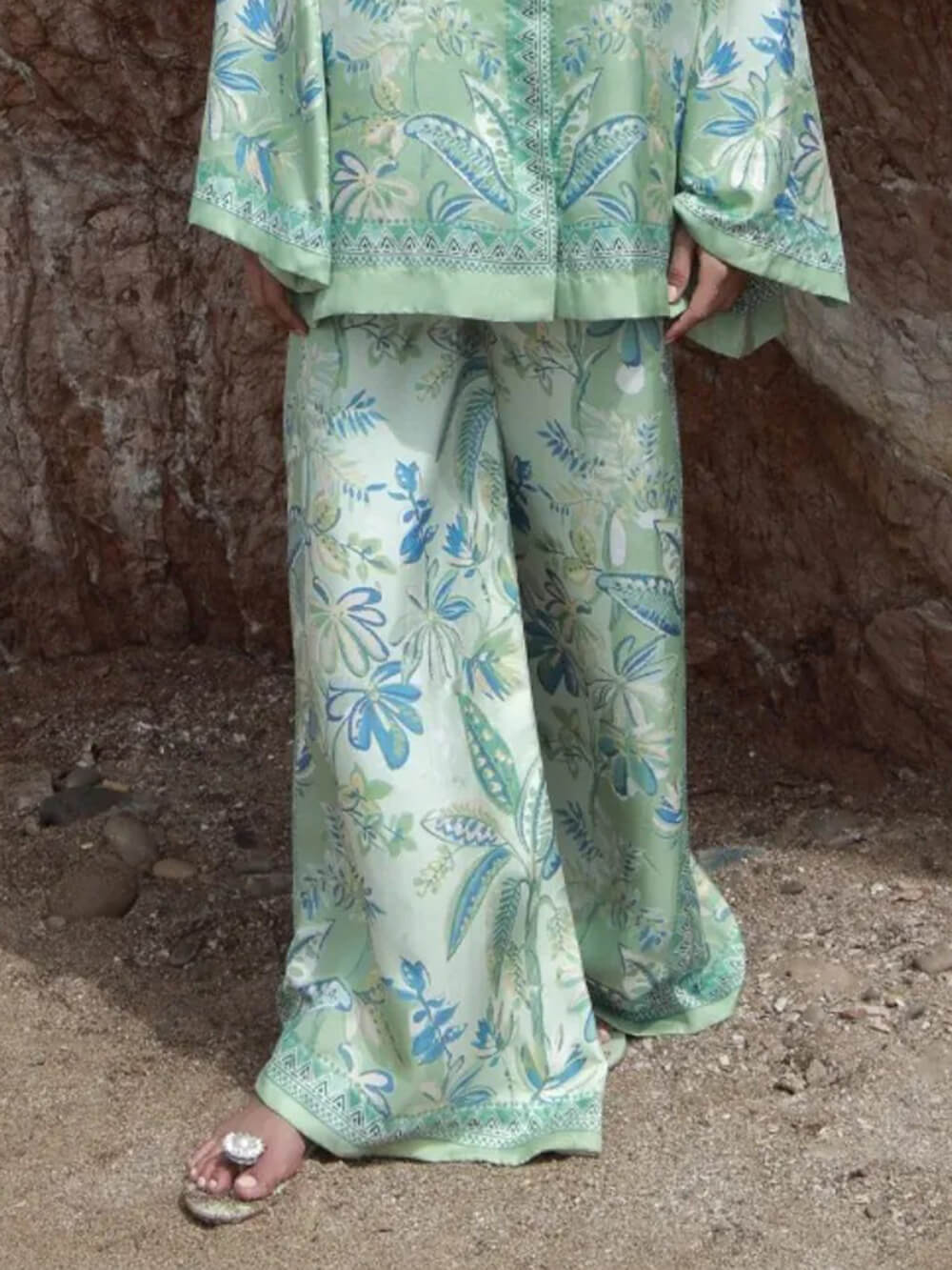 Flowy Floral Print Elastic Waist Loose Flared Wide-Leg Pants