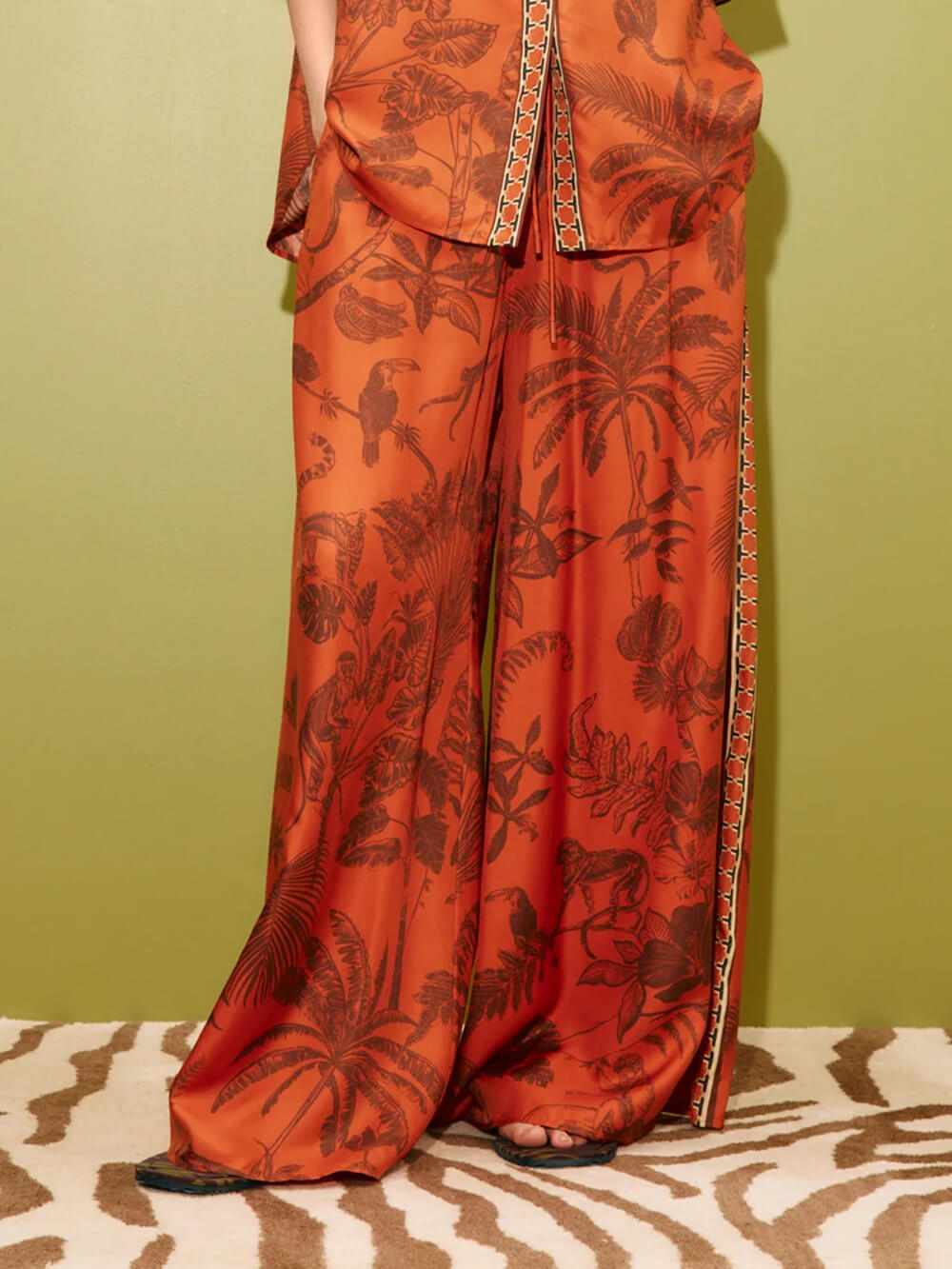 Unique Animal Print Satin Back-Slit Tie Shirt And Elastic-Waist Pocket Wide-Leg Pants Set