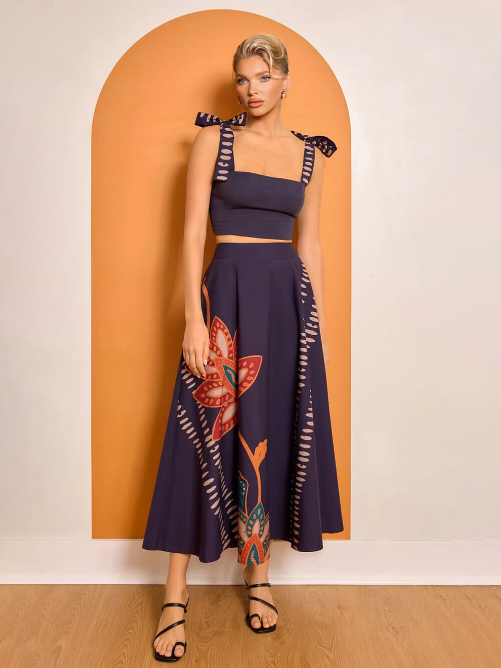 Exquisite Square Neck Bow-Tie Cropped Tank Top