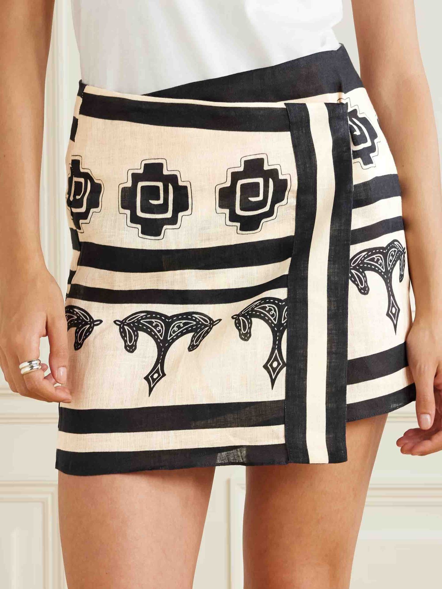 Exquisite Striped Geometric Print Mini Skirt
