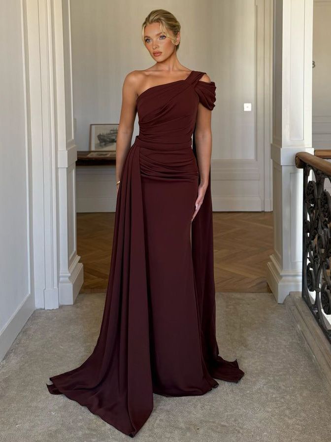 Elegant One-shoulder Neckline Pleated Fitted Maxi Dress