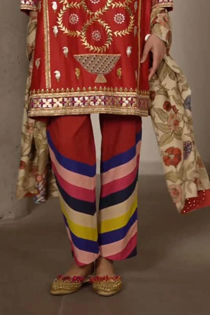 Unique Ethnic-Print Loose Mid-Length Top