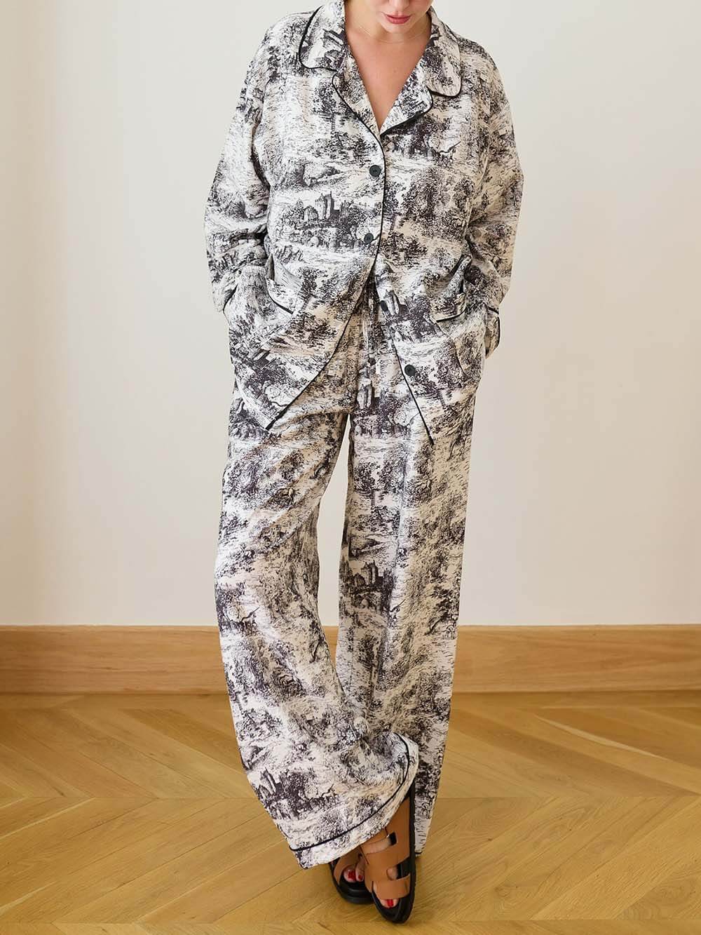 Unique Printed Button-Decorated Loose Pajama Set