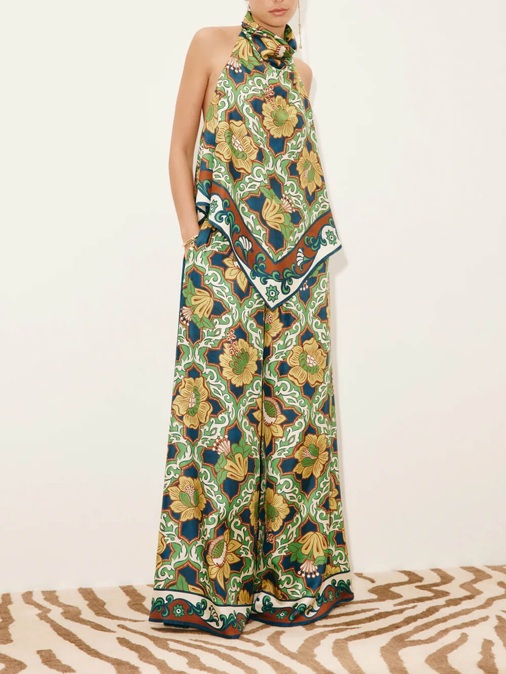 Modern Satin Asymmetric Print Backless Camisole And Pocket Wide-Leg Pants Set