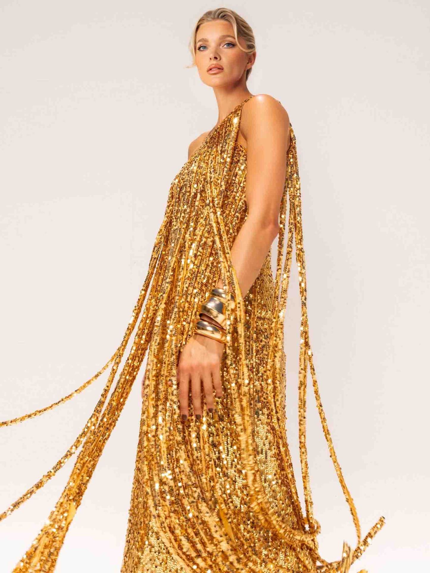 Elegant One-shoulder Neckline Tassel Sequin Maxi Dress