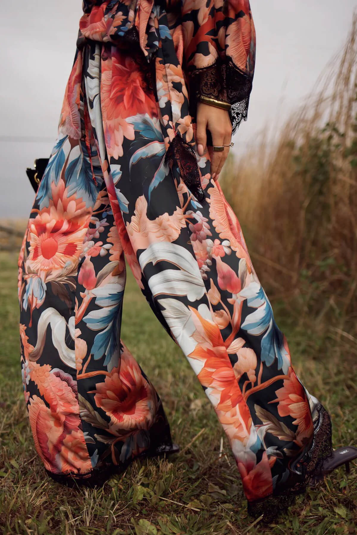 Fashion Unique Lace Patchwork Printed Loose Shirt