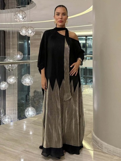 Modern Off-Shoulder Color-Block Pleated Maxi Dress