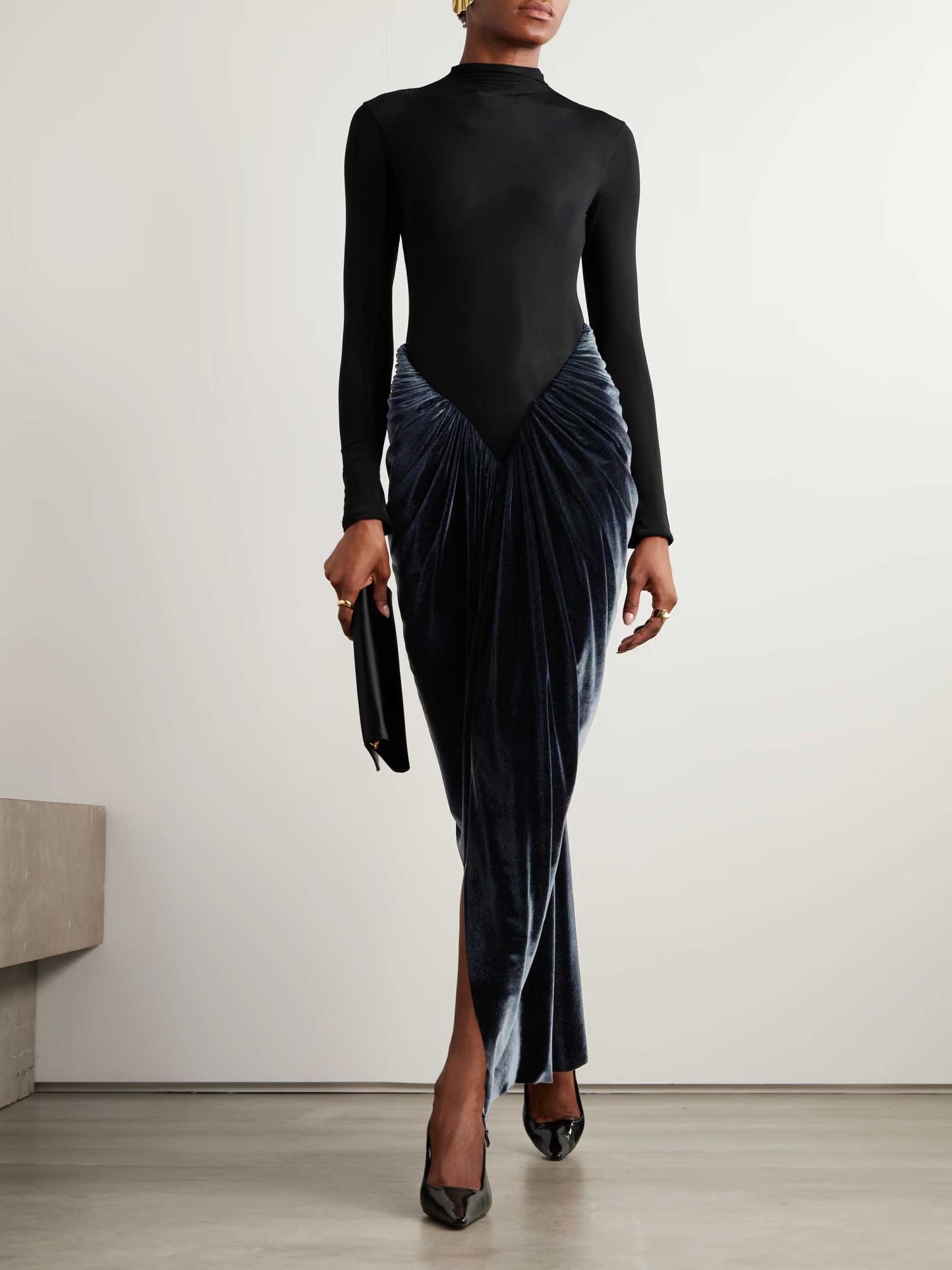 Elegant Long-sleeved Velvet Pleated Maxi Dress