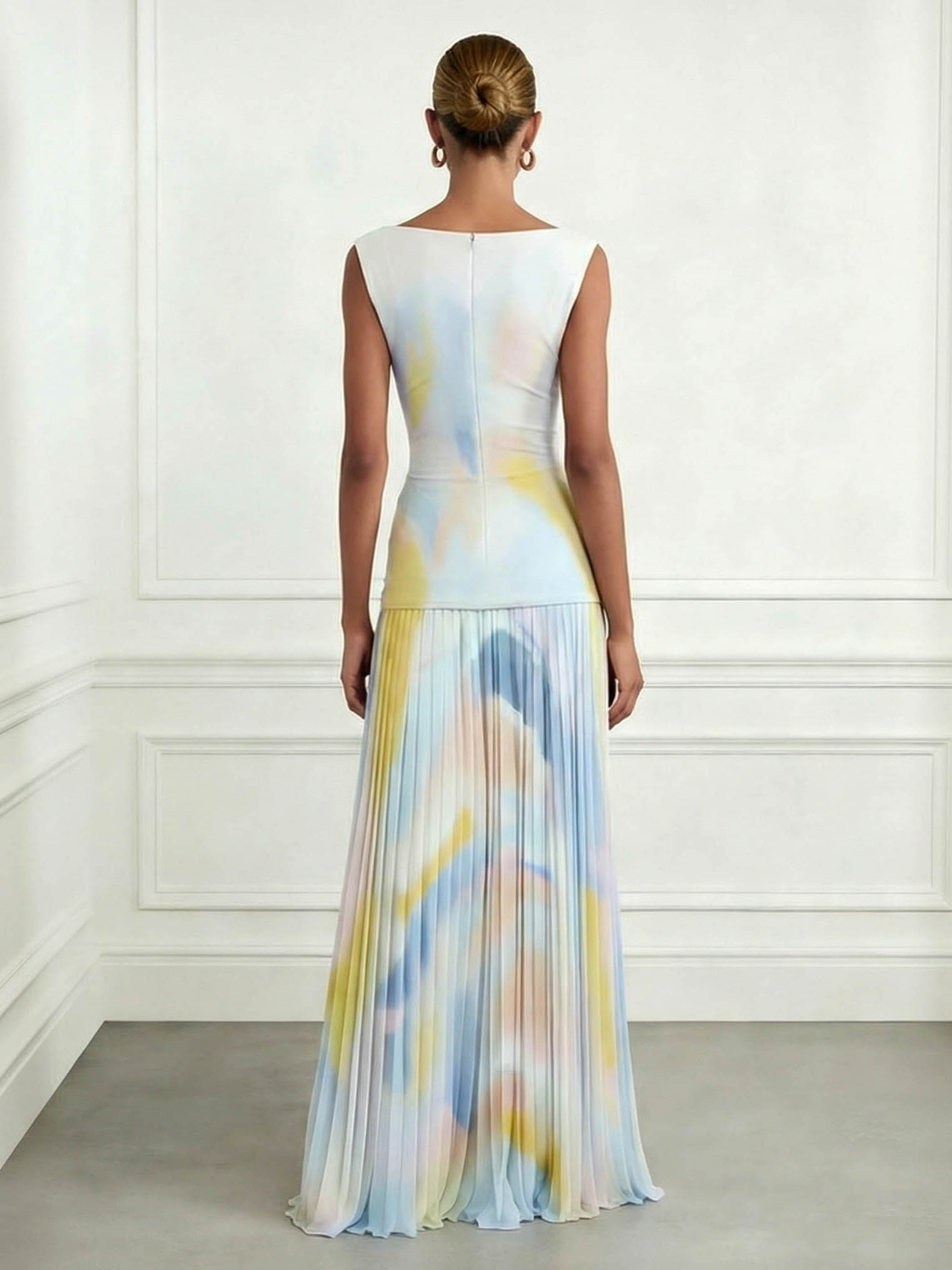 Elegant Watercolor Print Pleated Maxi Dress