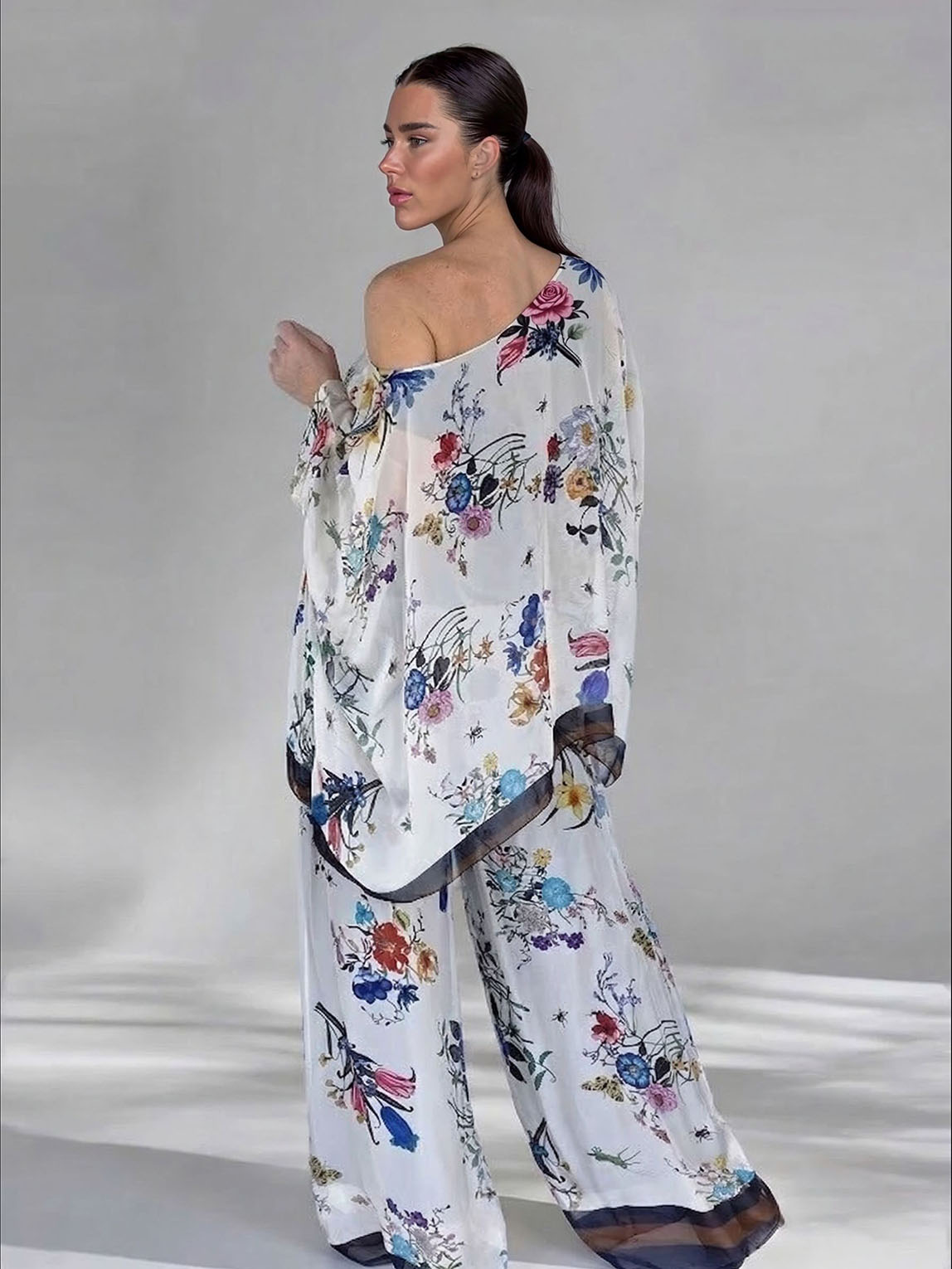 Elegant průhledný květinový potisk asymetrický top na jedno rameno a široké kalhoty set