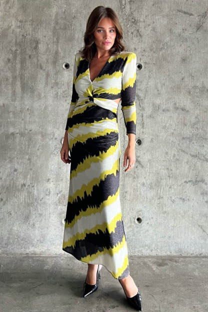 Elegant Wave Print V-Neck Waist-Cinching Maxi Dress