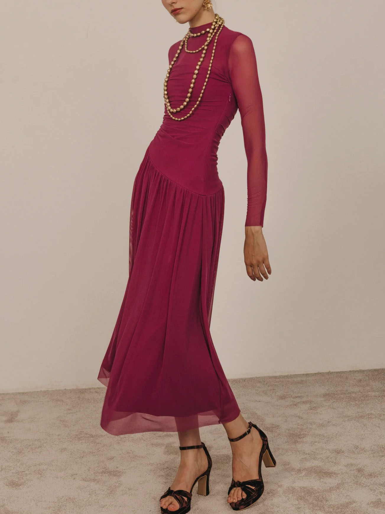 Elegant Pleated Mesh Long-sleeved Maxi Dress