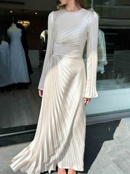 Elegant Pleated Long-sleeved Maxi Dress