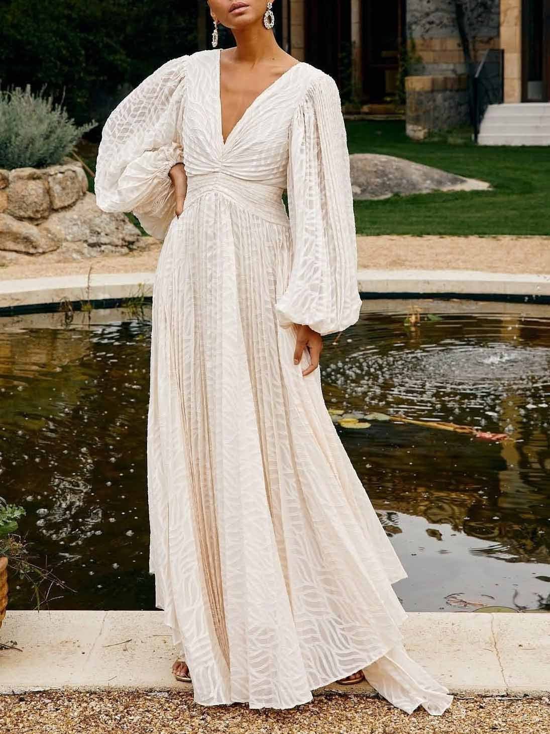 Elegant V-neck Pleated Long-sleeved Maxi Dress
