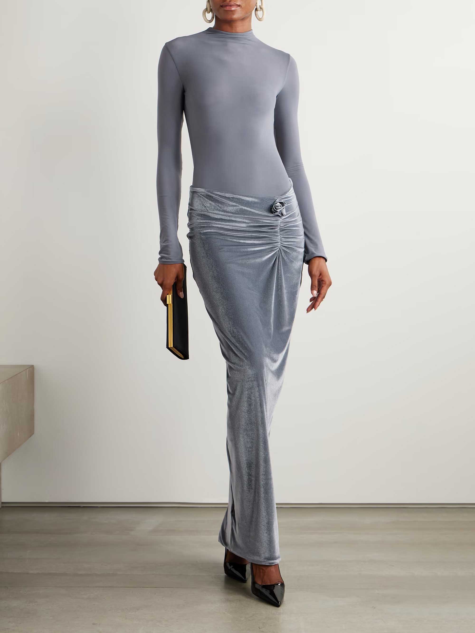 Elegant Open-back Velvet Pleated Maxi Dress