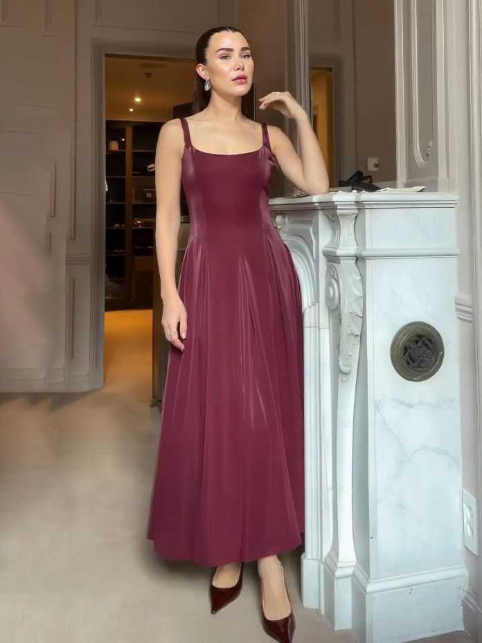 Elegant Square Neckline Pleated A-line Maxi Dress