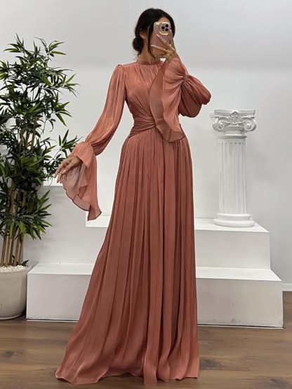 Elegant Pleated Flowy Long-Sleived Maxi Dress