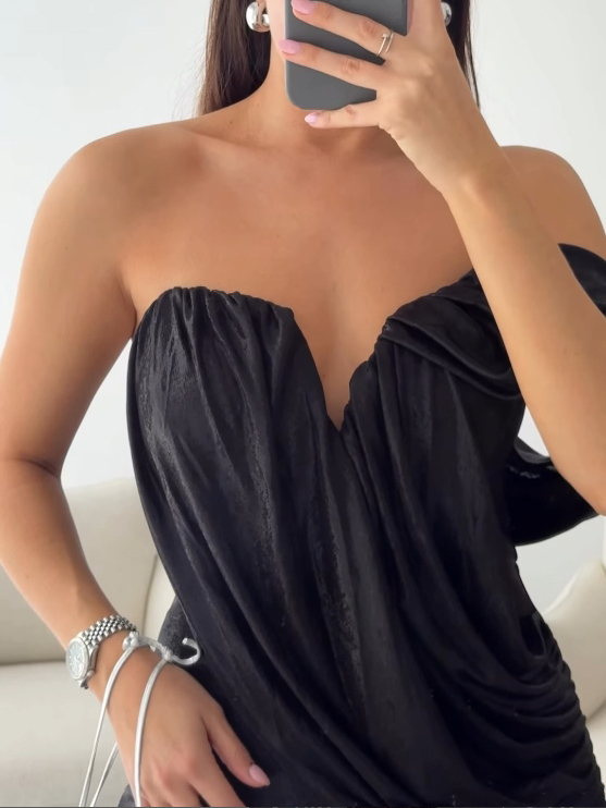 Elegant Off-the-shoulder Pleated Maxi Dress