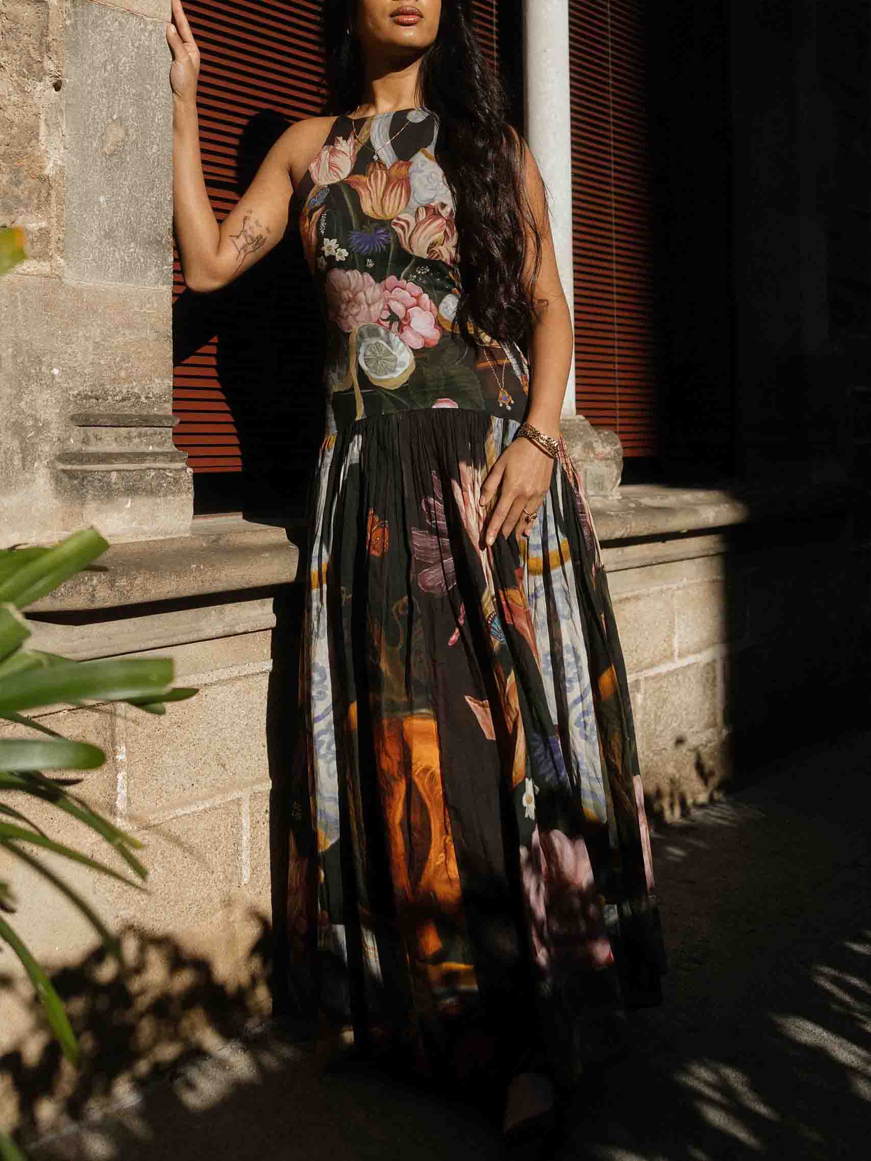 Exquisite Botanical Print Sleeveless Pleated Maxi Dress