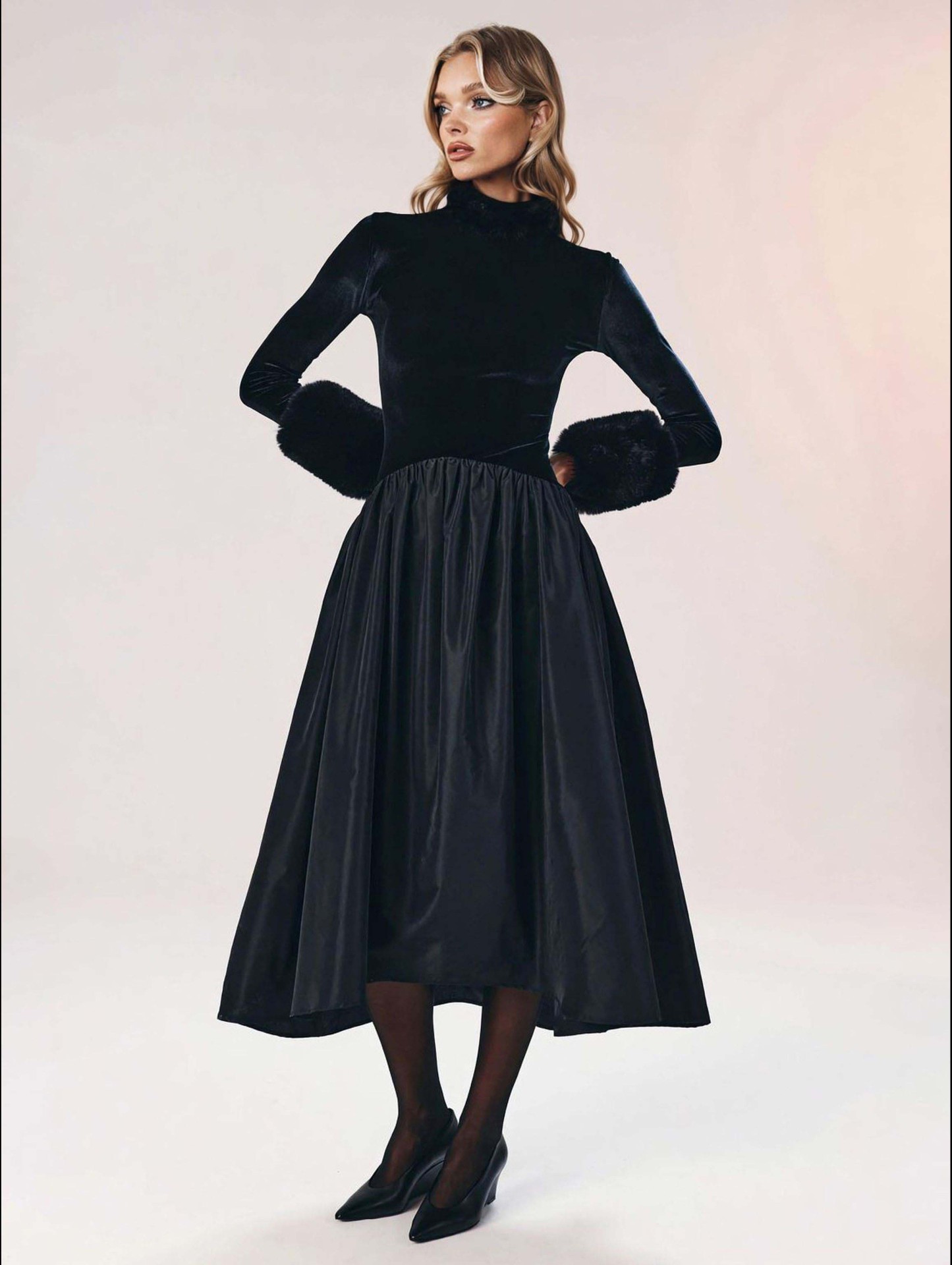 Elegant Velvet High-Neck Faux Fur Cuff Midi Dress