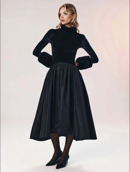 Elegant Velvet High-Neck Faux Fur Cuff Midi Dress