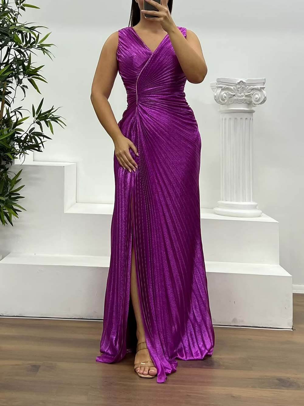 Exquisite V-Neck Pleats Detail Plus Size Evening Dress