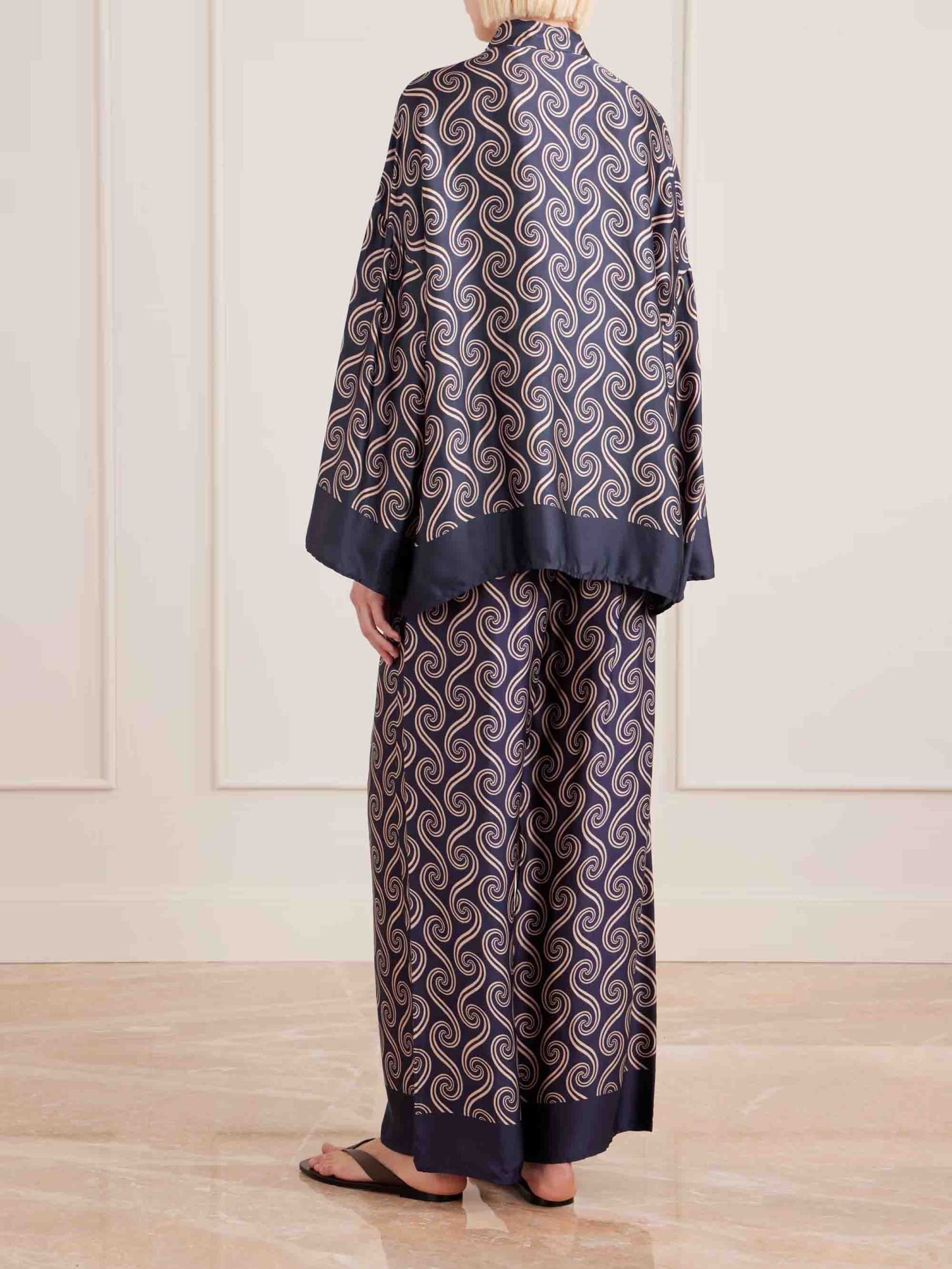 Unique Swirl Print Long-Sleeve Shirt