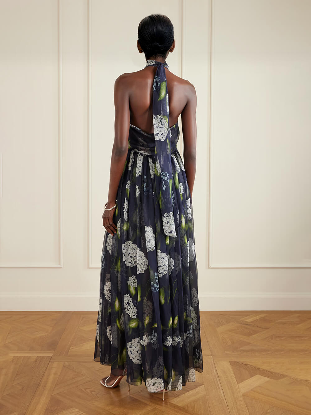 Fashionable Backless Printed Pleated Chiffon Maxi Dress