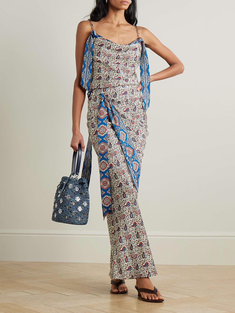 Unique Chain Detail with Chic Paisley-Print Crepe Top