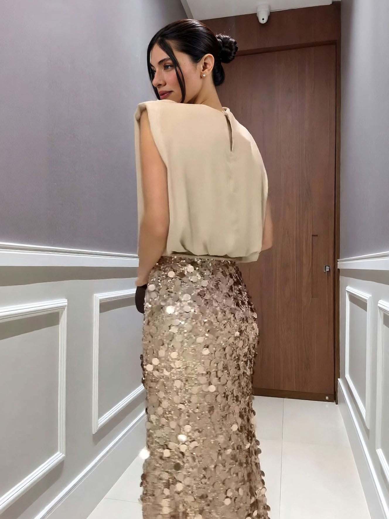 Elegant Sleeveless Gathered-Neck Blouse