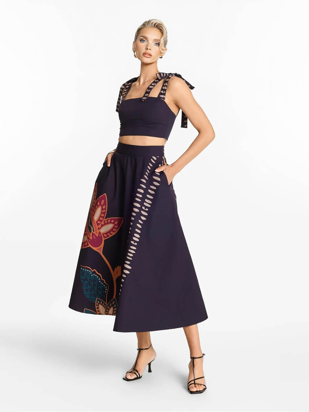 Exquisite Square Neck Bow-Tie Cropped Tank Top