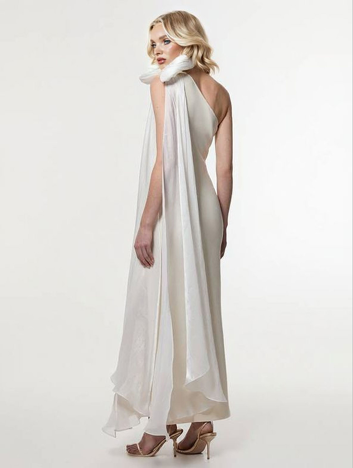 Elegant Tulle Bow Cape One-Shoulder Maxi Dress