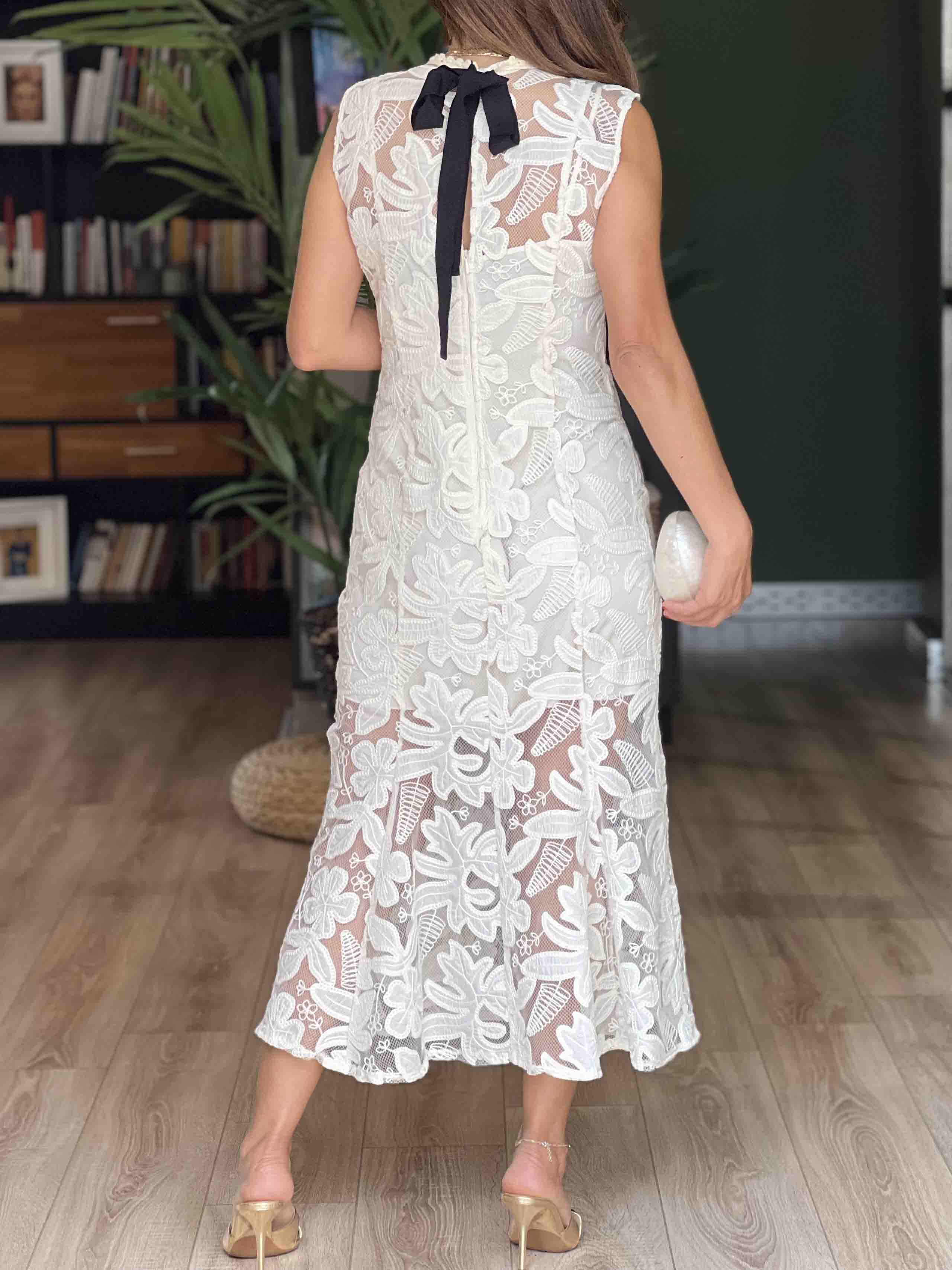 Elegant Sleeveless Lace Cocktail Midi Dress