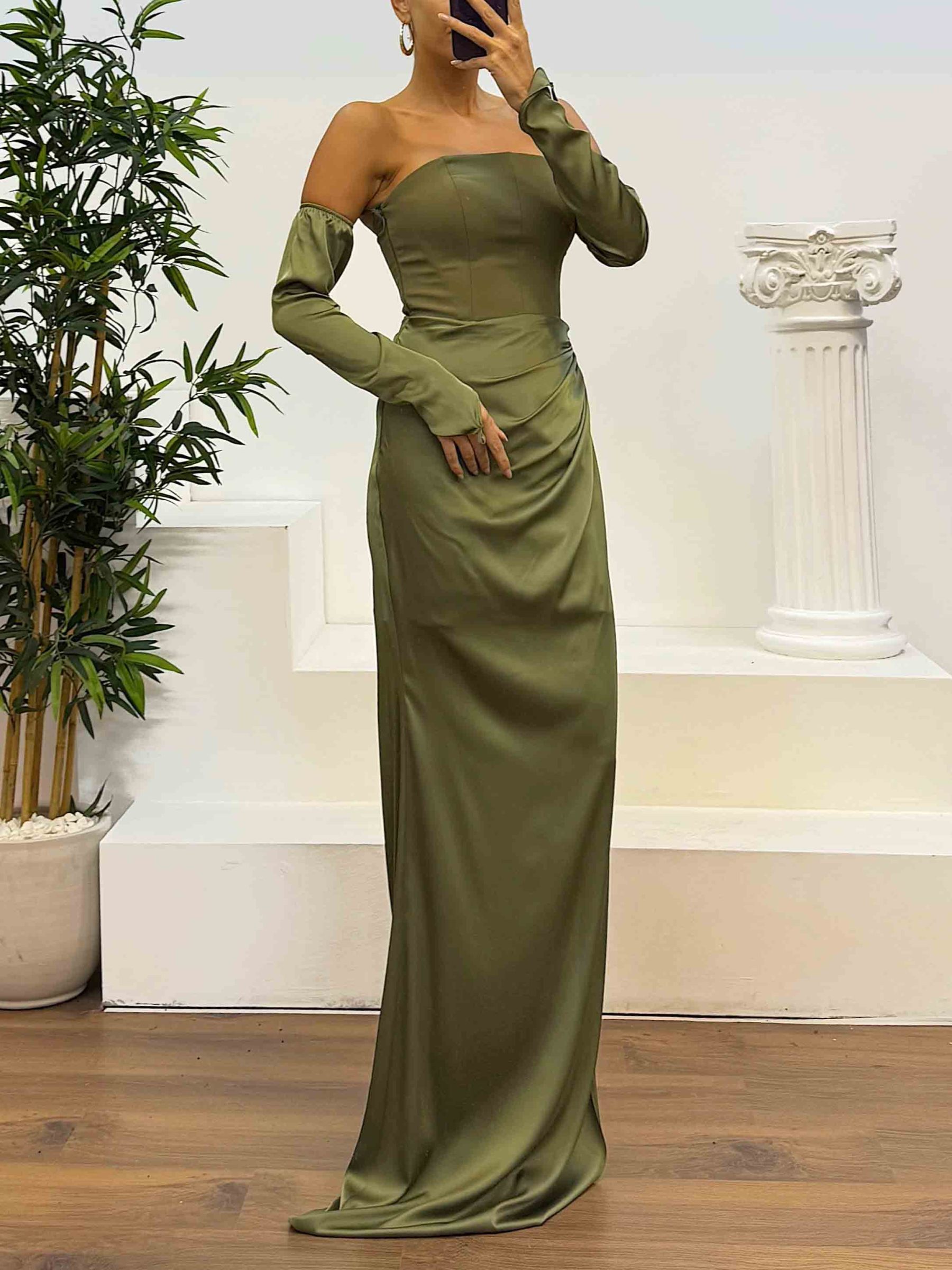 Elegant Strapless Satin Evening Maxi Dress