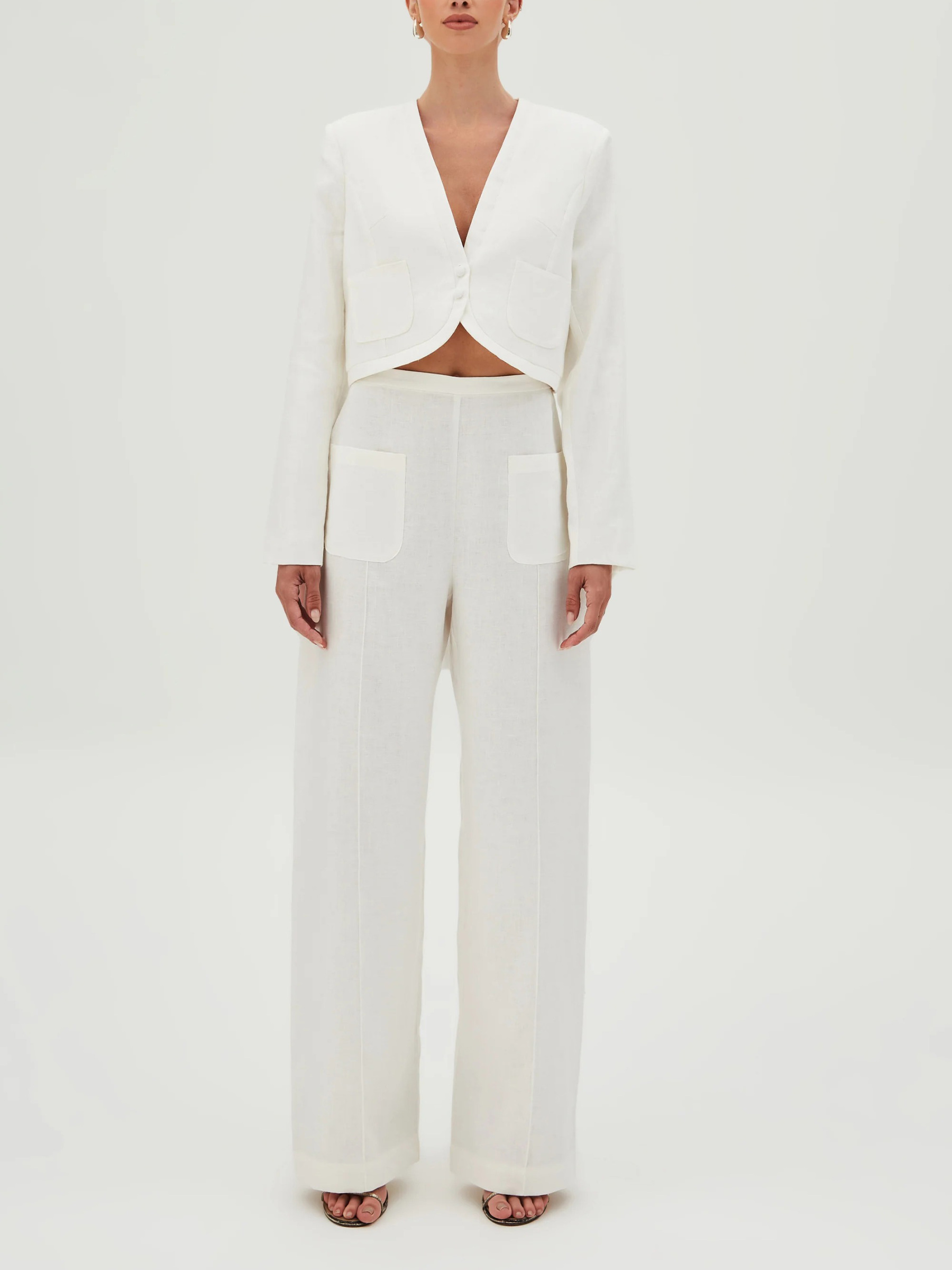Elegant High-Waisted Wide-Leg Trousers With Patch Pockets