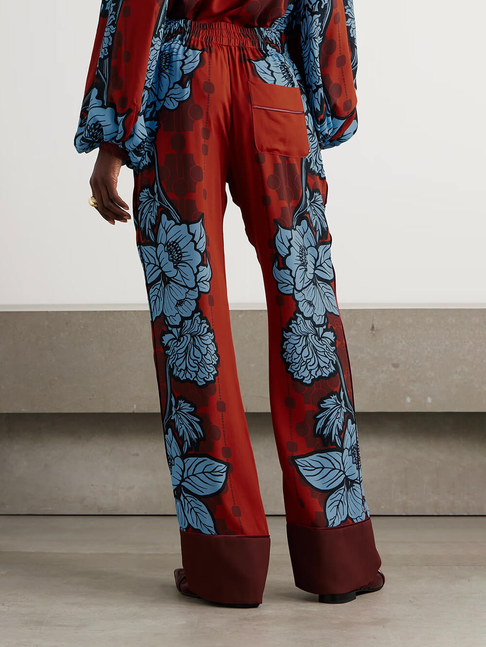 Unique Color-Block Floral Print Satin Piped Pocket Pants
