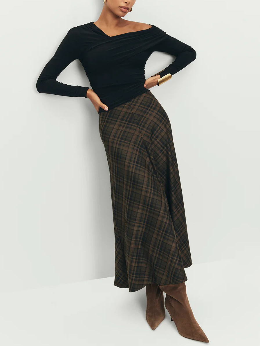 Elegant Off-Shoulder Ruched Long-Sleeved Top