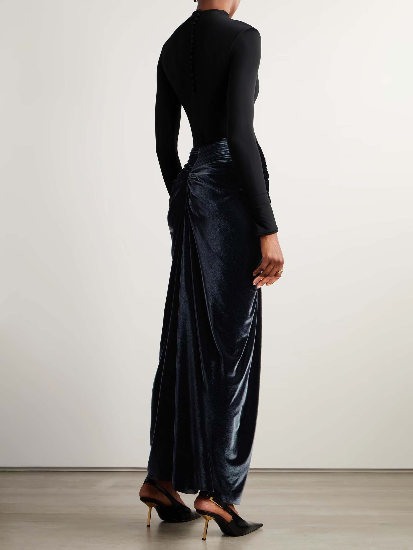 Elegant Long-sleeved Velvet Pleated Maxi Dress