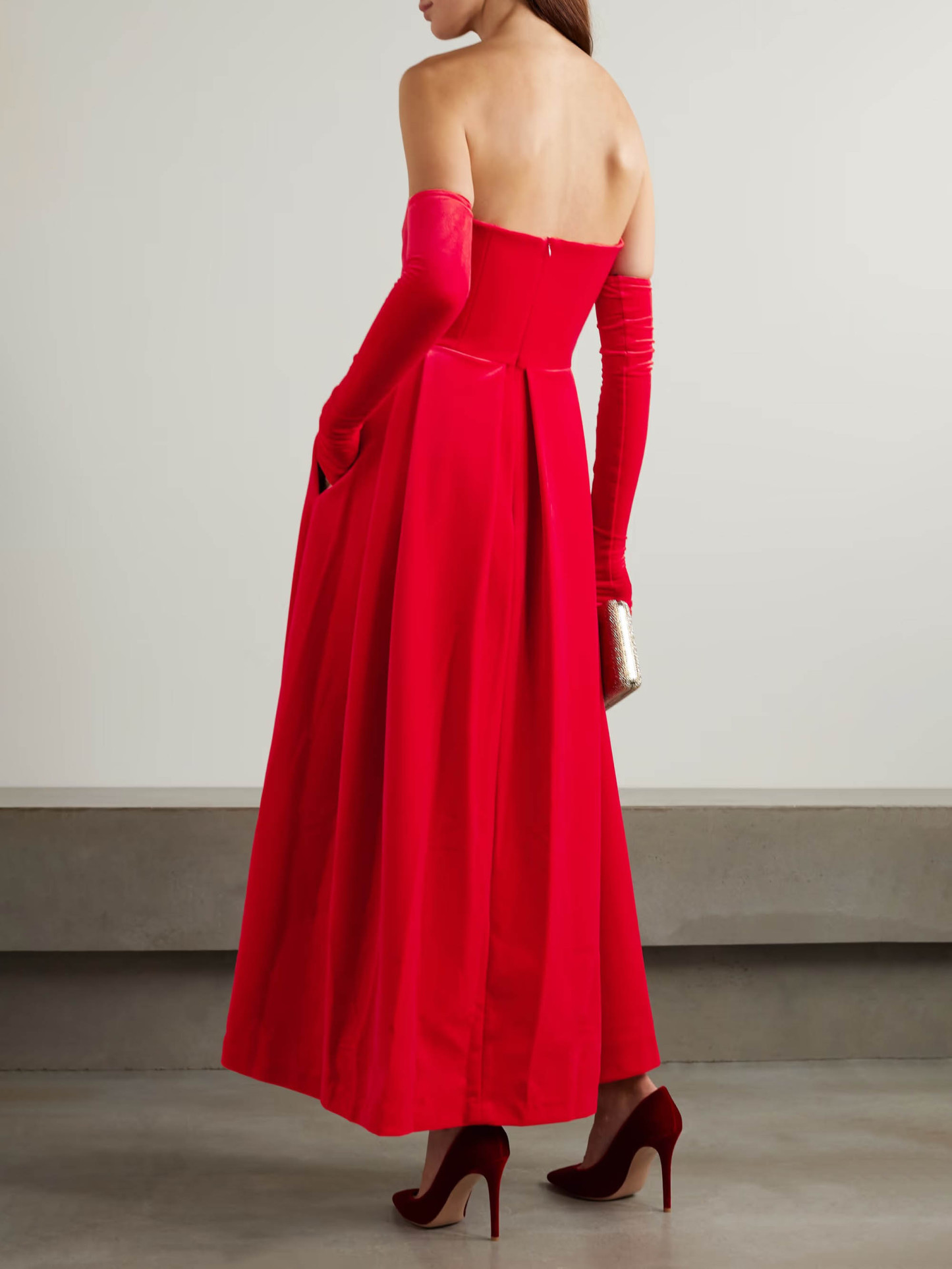 Elegant Strapless Pleated Velvet Gloves Maxi Dress