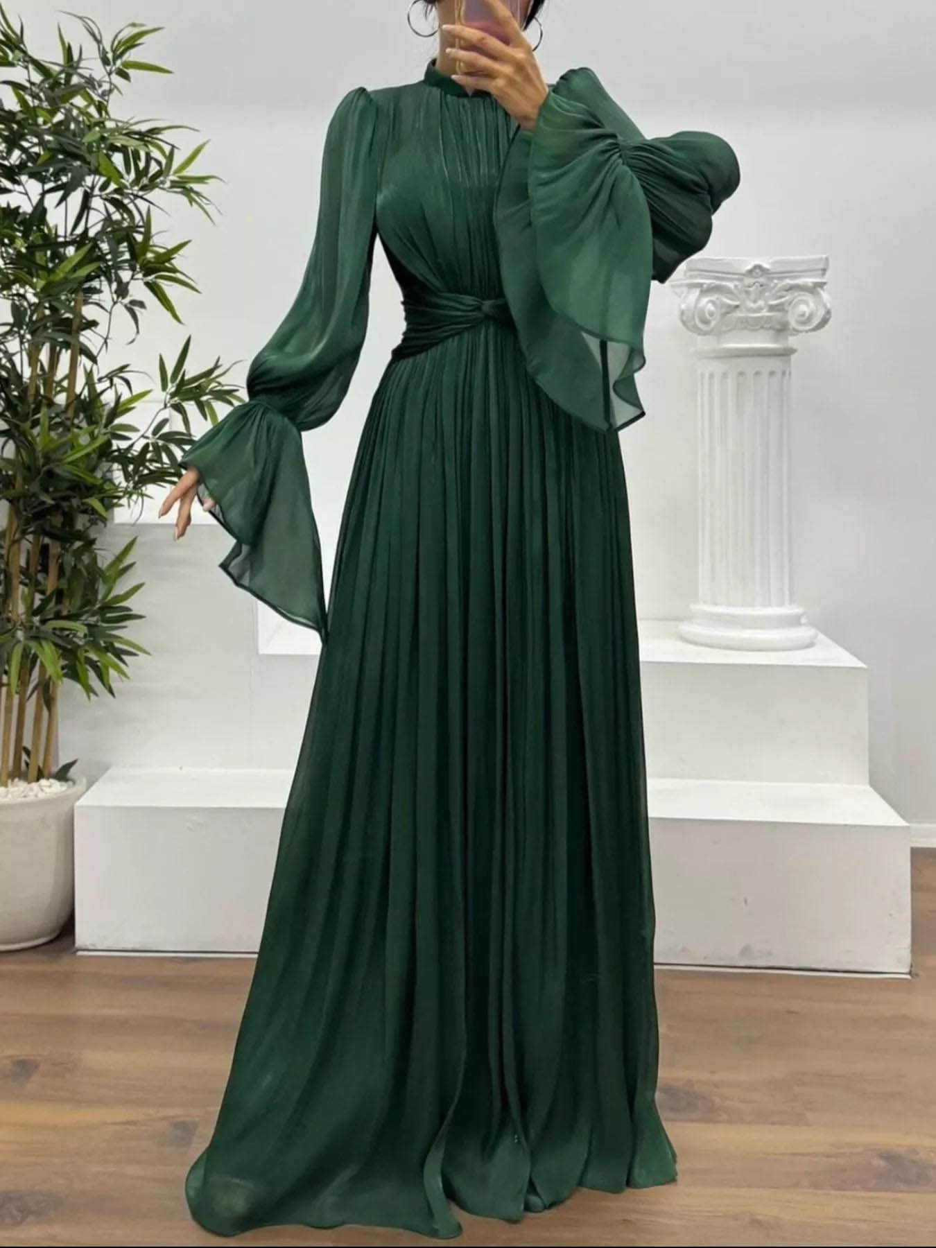 Elegant Pleated Flowy Long-Sleived Maxi Dress