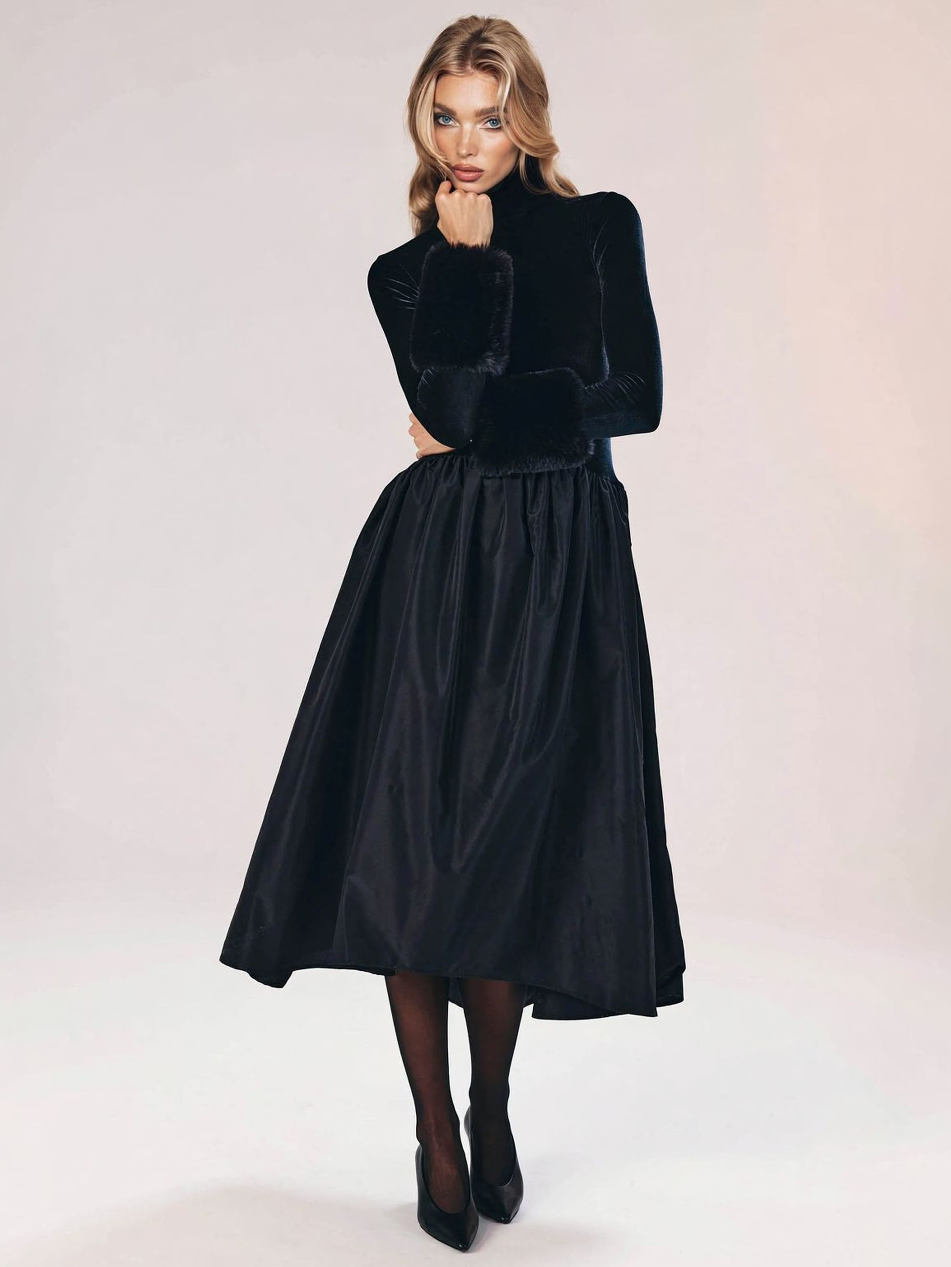 Elegant Velvet High-Neck Faux Fur Cuff Midi Dress