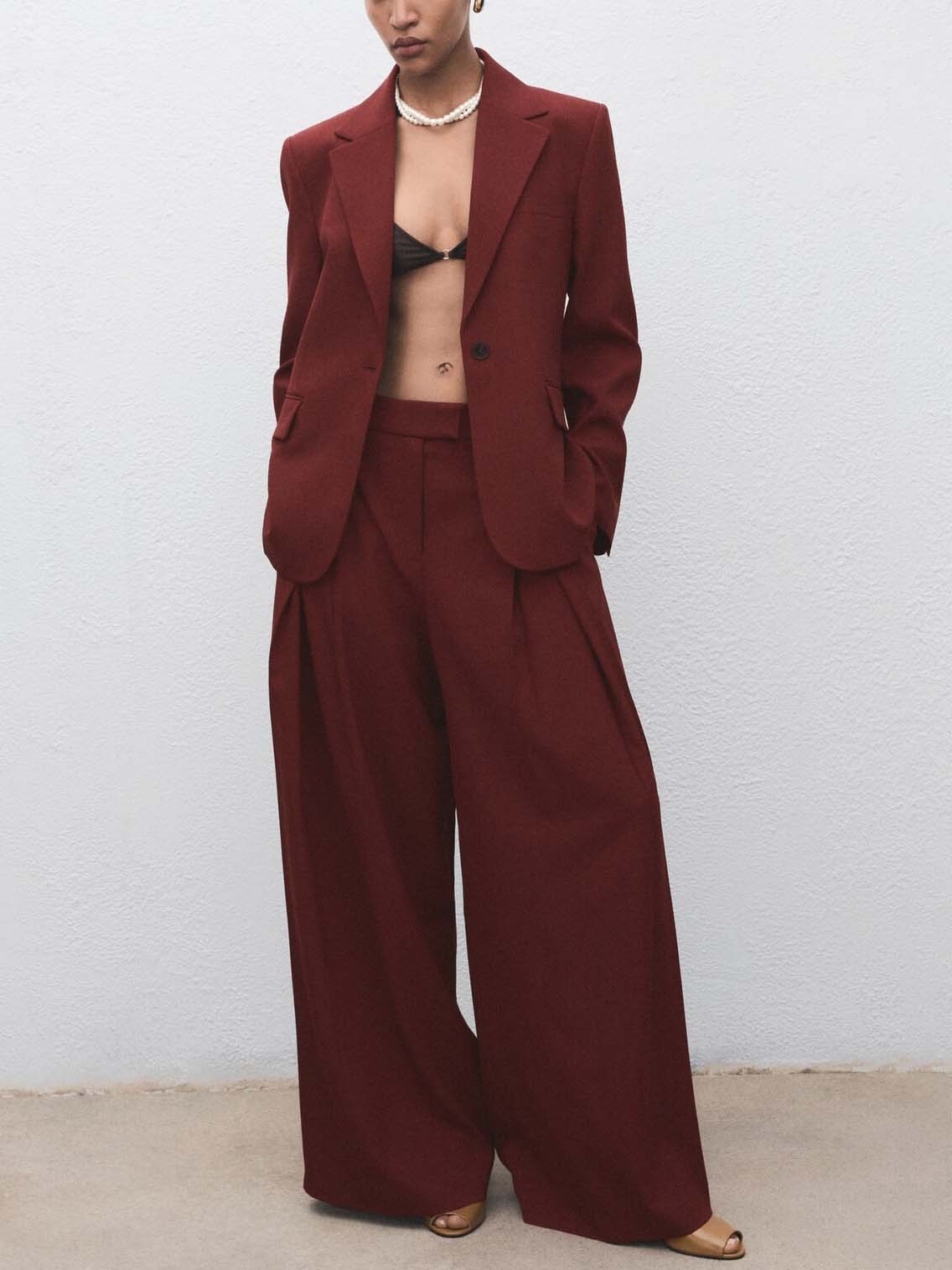 Elegantly Tailored Single-Button Red Blazer