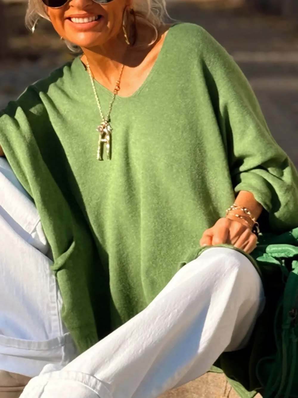 Classic Fashion V-neck Loose Pocket Mid-length Knitted Sweater